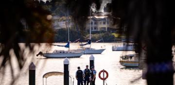 Man dead, girl missing after boat adrift in Sydney river