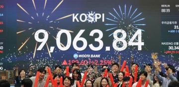 Seoul stocks hit record high above 9,000 on chip rally