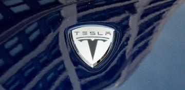 Sweden threatens to block Tesla FSD over deliberate speeding