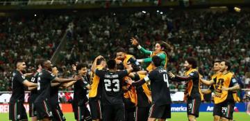 Mexico beat South Korea to reach World Cup knockouts