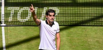 Fritz stuns Shelton in thriller to reach Halle semis
