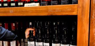 India may revisit Scotch whisky tariff cuts if UK steel curbs, official says 