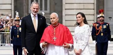 Pope Leo begins Spain visit with praise for government 