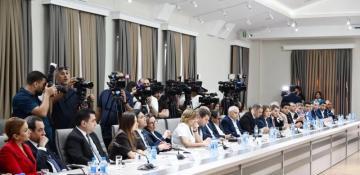 Draft law on protecting children from harmful information discussed -  PHOTO 