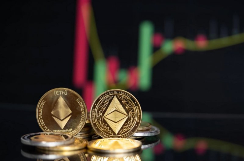Ethereum news today: MemeToro gains momentum in AI crypto discussions 