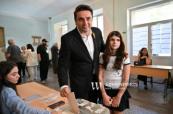 Alen Simonyan votes, rules out post-election unrest