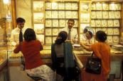 Dubai gold prices fall below Dh500 amid volatile global trading