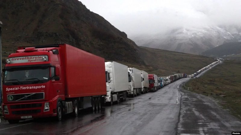Armenian trucks turned back at Upper Lars crossing amid Russian import restrictions
