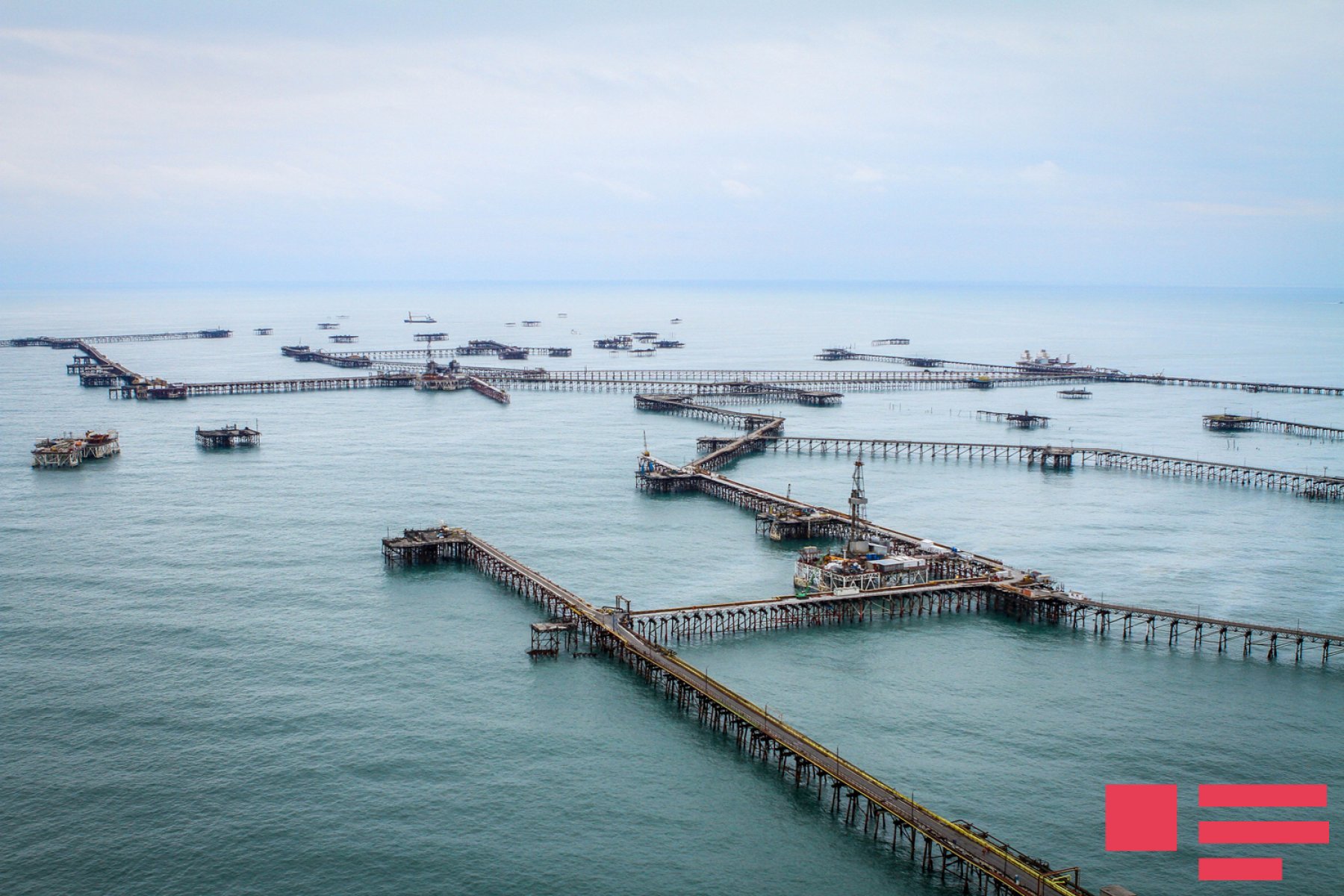 Bottom part of diesel tank in SOCAR’s platform collapses