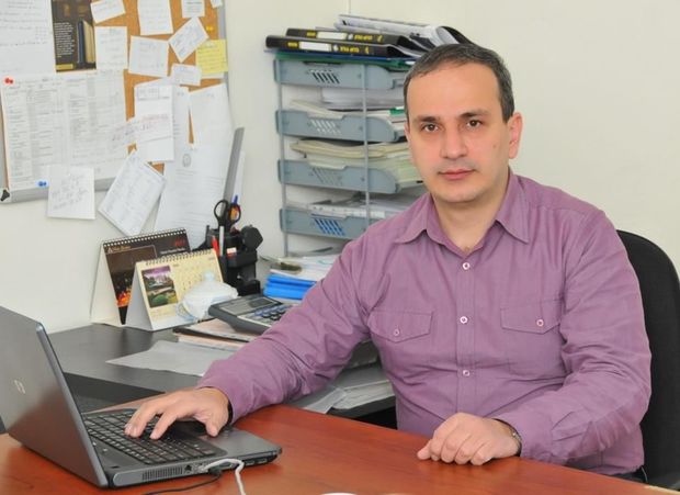 Expert: Manat rate maintained artificially