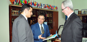 Australian international consultant visits Azerbaijan National Library