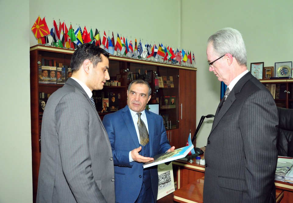 Australian international consultant visits Azerbaijan National Library
