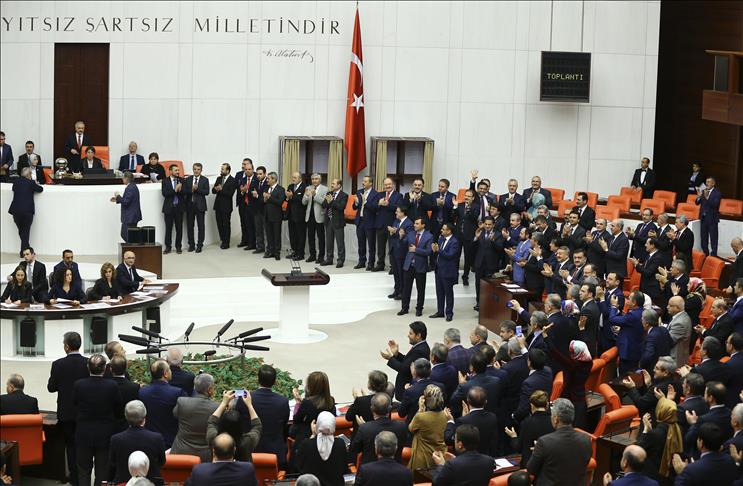 Turkish MPs approve constitution change