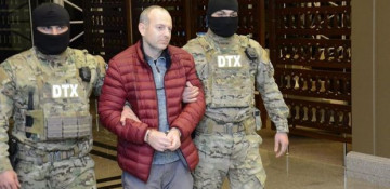 Blogger Alexander Lapshin extradited to Azerbaijan - PHOTOS