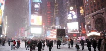 Snowstorm sweeps New York City