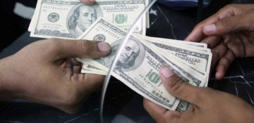 Azerbaijan sees 2.7 times decline in USD transactions