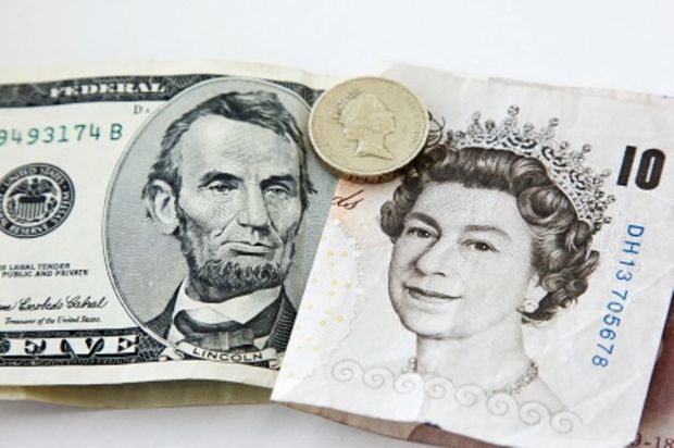 Azerbaijan sees decline in money transfers over the past two years