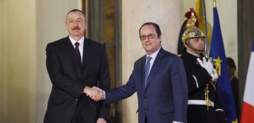 Azerbaijani President meets with French President