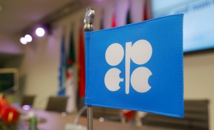 OPEC leans toward oil cut extension, but non-members need to be in: sources