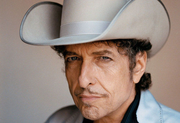 Bob Dylan finally agrees to accept Nobel Prize for Literature