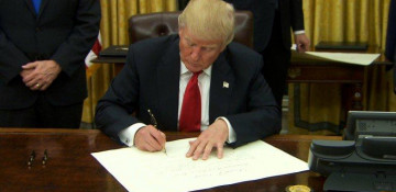 Trump signs executive orders on US trade deficit, duty collection