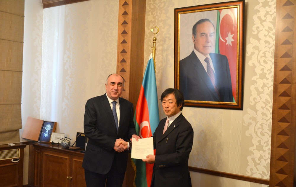 Incoming Japanese Ambassador presents copy of his credentials to Azerbaijan`s FM