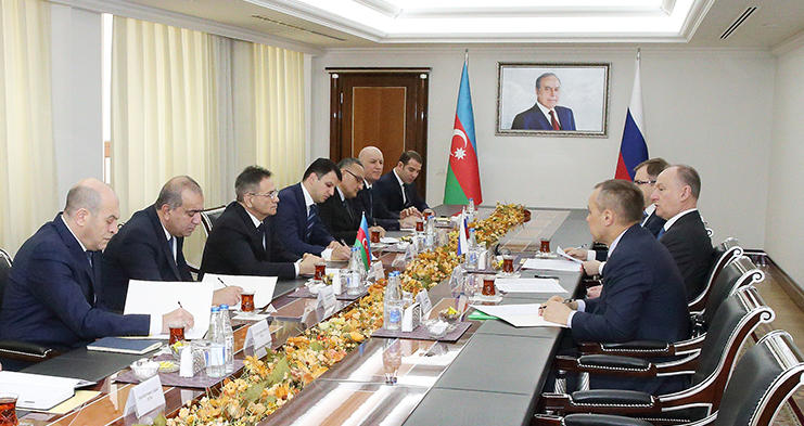 Azerbaijan, Russia mull security issues