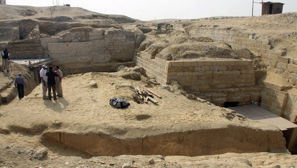 8 mummies and artefacts unearthed in a 3500-year-old tomb in Egypt 