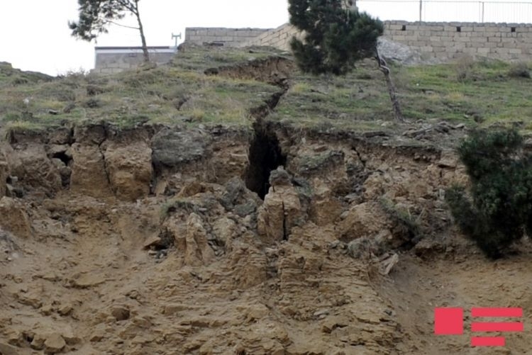 Landslide hits Azerbaijan’s Shamakhi, walls of two houses collapse
