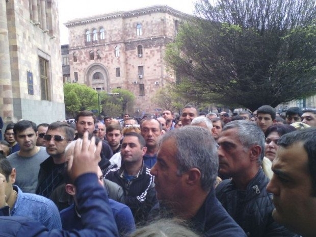 Protest staged outside government building in Yerevan