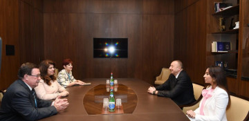 President Ilham Aliyev and first lady Mehriban Aliyeva meet with VP of Bulgaria