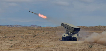 Azerbaijani rocket and artillery formations conduct live-fire exercises - VIDEO