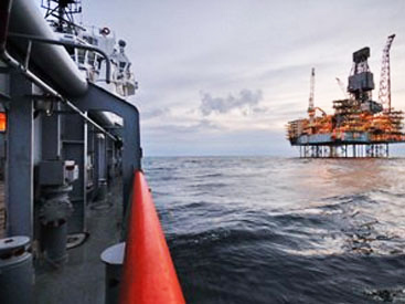 SOCAR builds new platform in offshore field