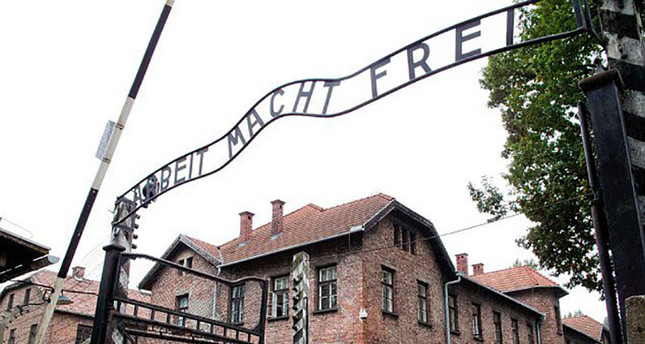 Former Auschwitz guard convicted for the deaths of 170,000 dies at 95