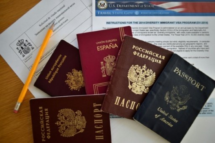 US asks visa applicants for social media handles