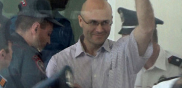 Yerevan armed group calls to take up arms and destroy Armenian president