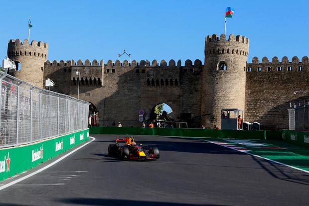 F1 in Baku: Daniel Ricciardo wins Azerbaijan Grand Prix