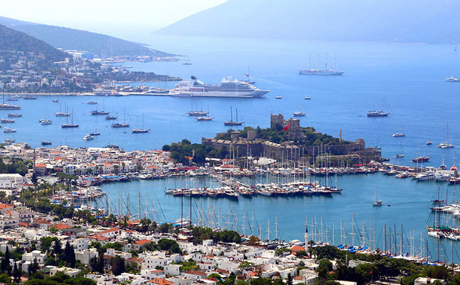 Tourist arrivals in Turkey rise 16 percent in May, Russians top the list