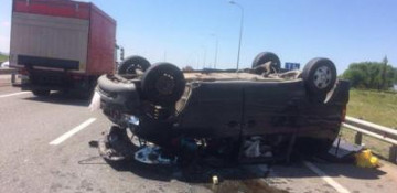 Passenger van crashes en route from Armenia to Russia, 3 injured