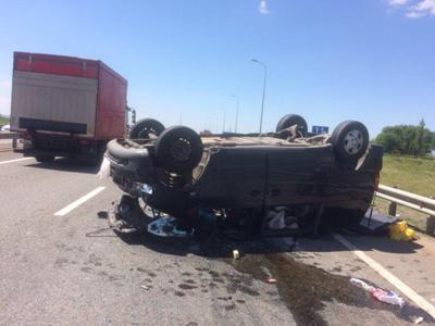 Passenger van crashes en route from Armenia to Russia, 3 injured