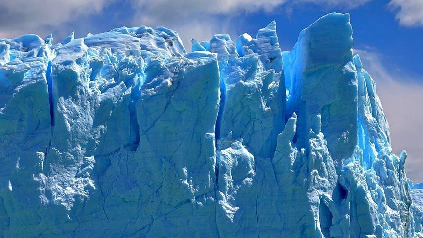 Trillion ton iceberg breaks away from Antarctic shelf