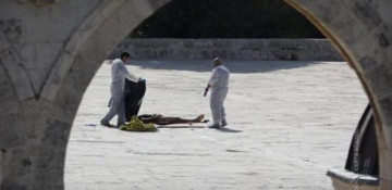 3 Palestinians, 2 Israeli officers killed in Jerusalem al-Quds shooting