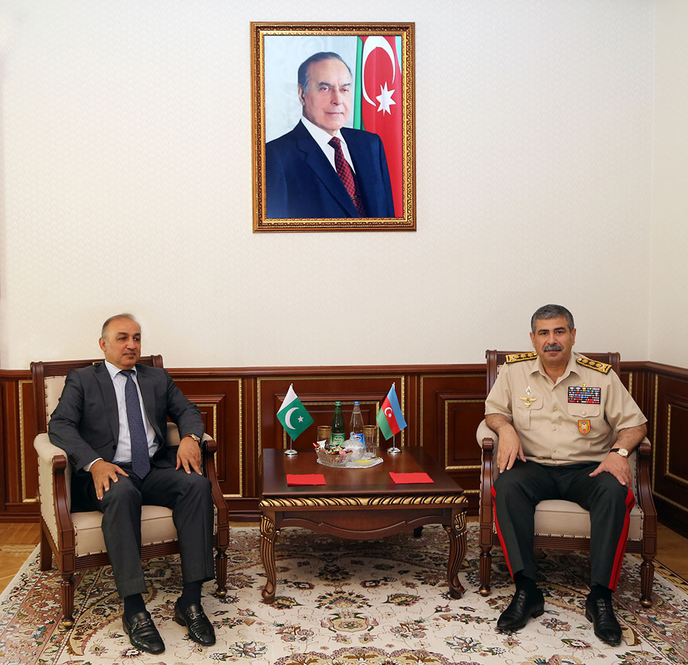 Defense Minister meets with Pakistan's Ambassador to Azerbaijan