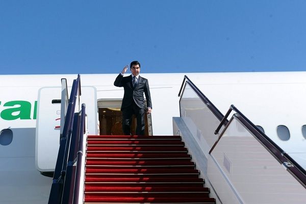 Azerbaijan and Turkmenistan sign documents - PHOTO