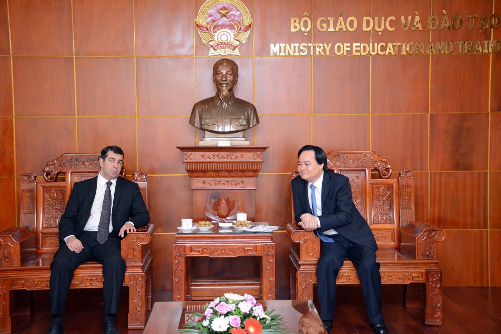 Azerbaijan, Vietnam discuss cooperation in educational field