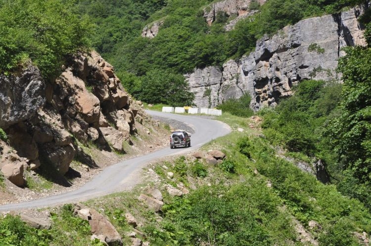 Azerbaijani president allocates AZN 23.3M for restoration of Gakh-Zagatala highway