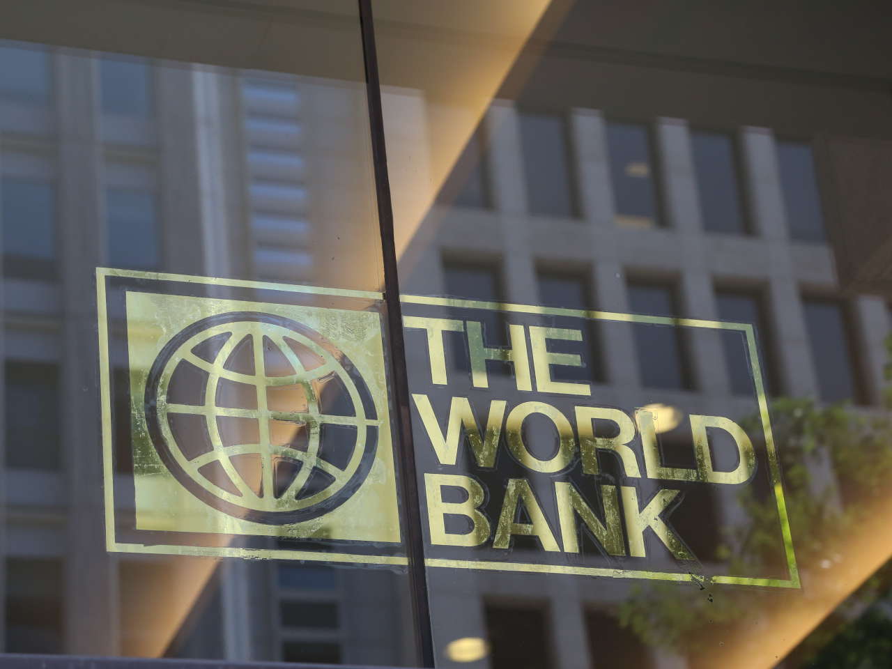 WB: Azerbaijan’s economy may grow 1% in 2018