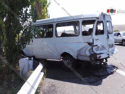 8 people hospitalized in Armenia car accident 