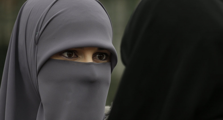 Latvian Cabinet backs bill banning face veils in public places