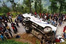18 injured after bus overturns in Indian-controlled Kashmir